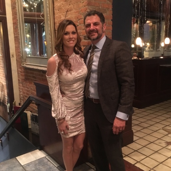 Cold shoulder crushed velvet body on dress - Picture 5 of 5